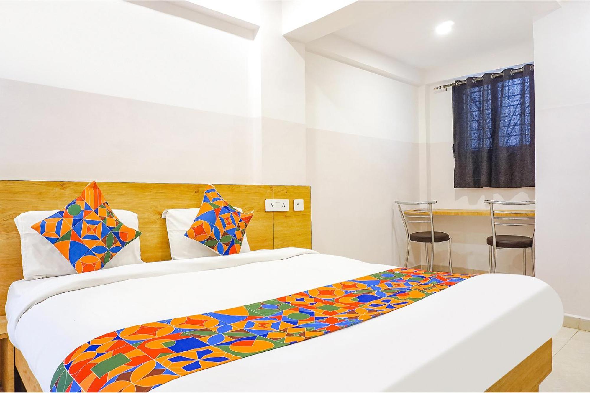 Fabhotel Saffron Inn I - Nr Darshan Museum 푸네 외부 사진