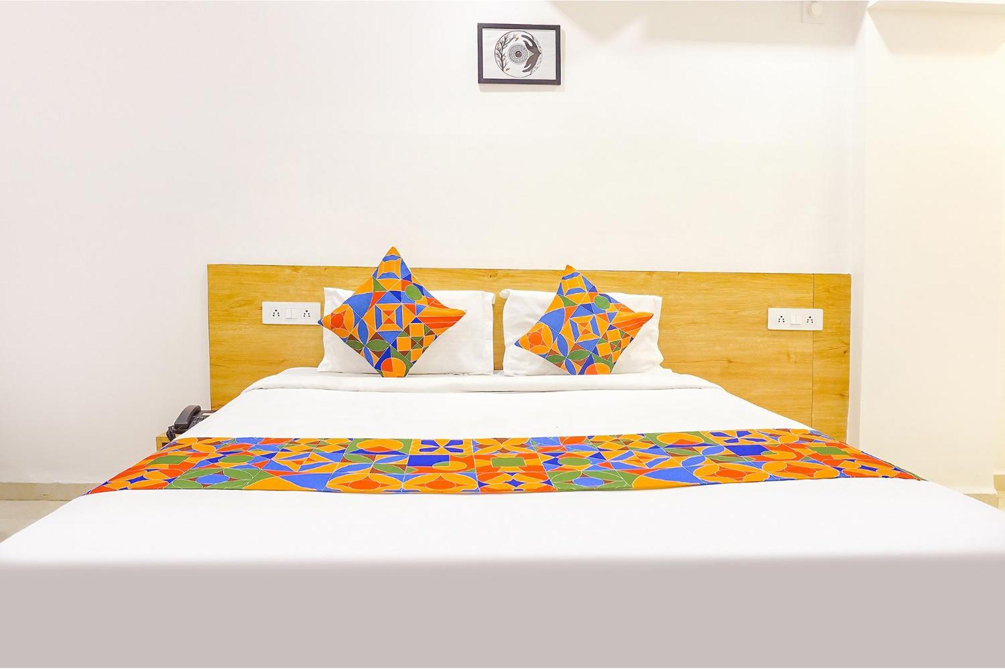 Fabhotel Saffron Inn I - Nr Darshan Museum 푸네 외부 사진