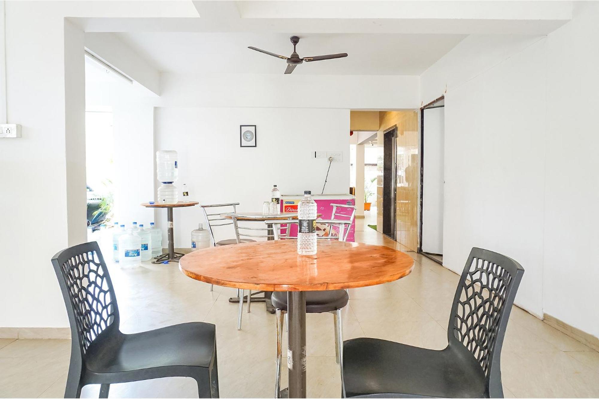 Fabhotel Saffron Inn I - Nr Darshan Museum 푸네 외부 사진