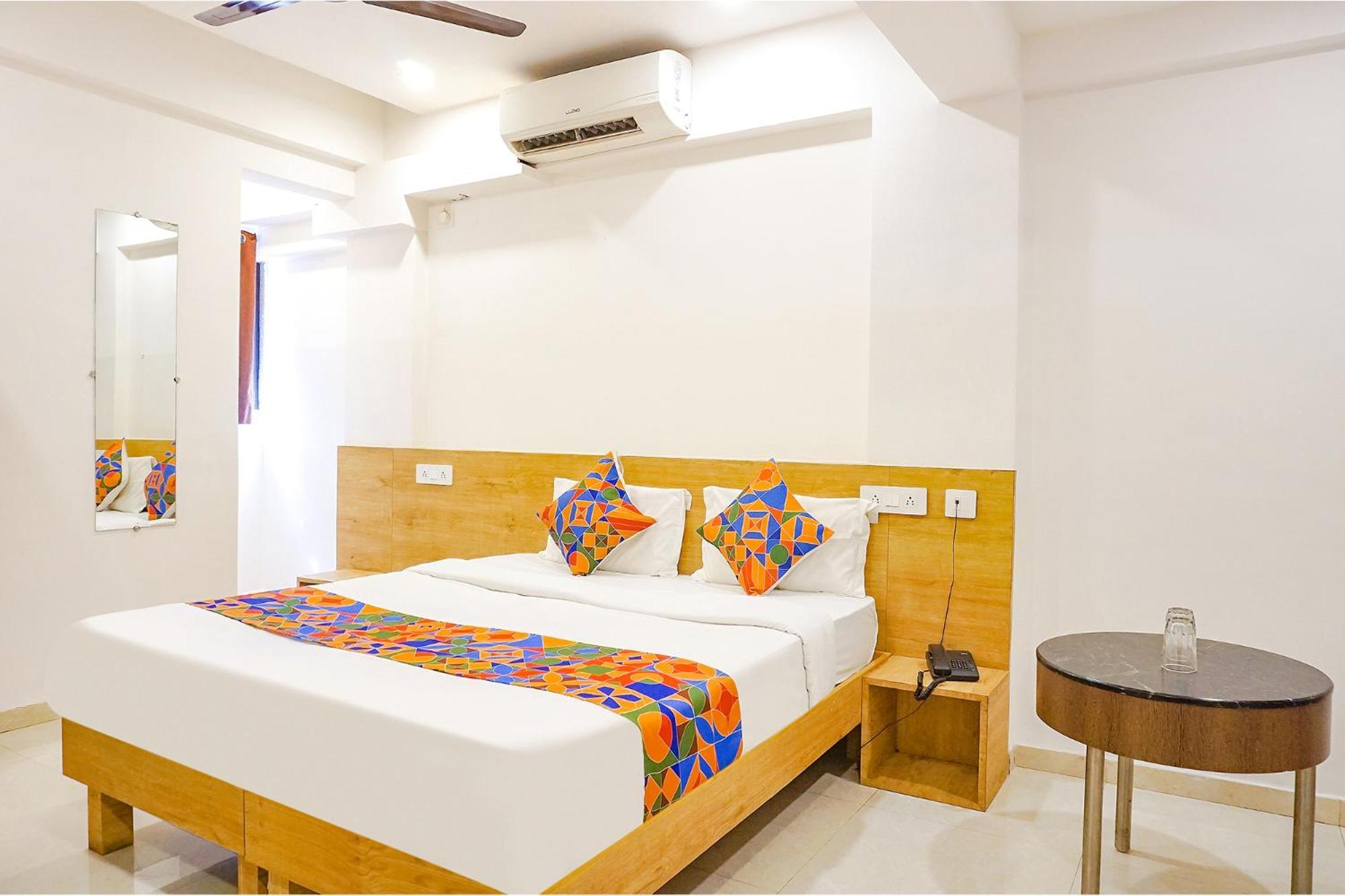 Fabhotel Saffron Inn I - Nr Darshan Museum 푸네 외부 사진