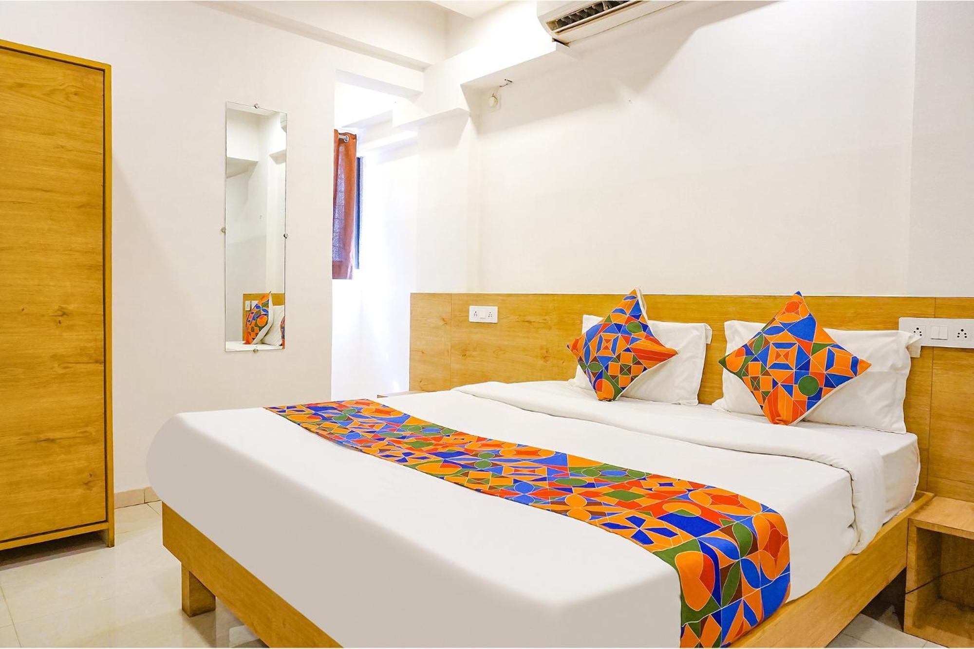 Fabhotel Saffron Inn I - Nr Darshan Museum 푸네 외부 사진