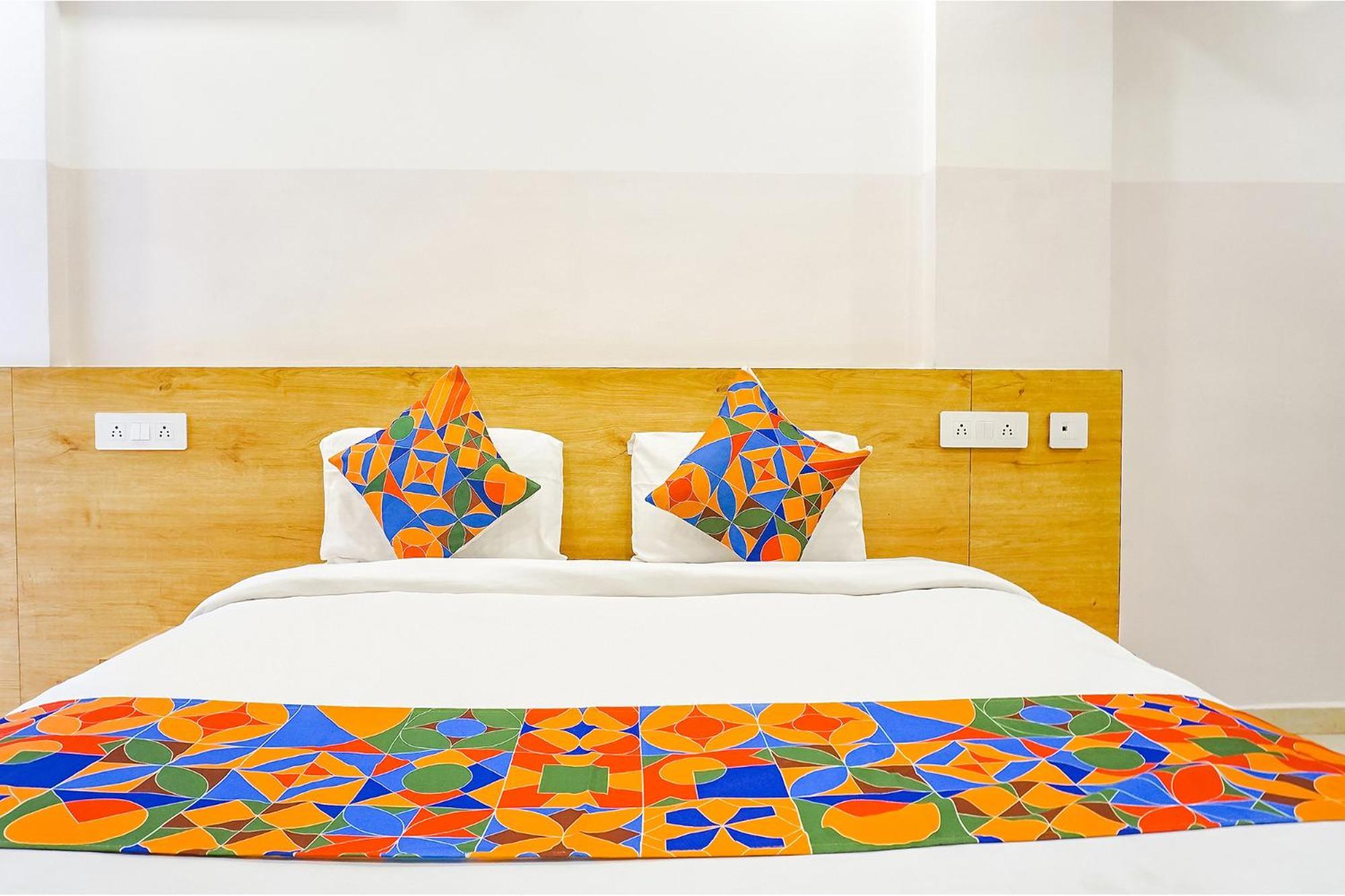Fabhotel Saffron Inn I - Nr Darshan Museum 푸네 외부 사진